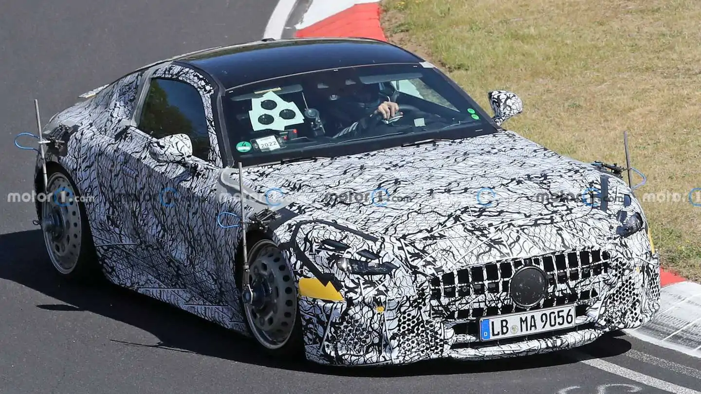 mercedes-amg-gt-coupe-plug-in-hybrid-spy-shots -