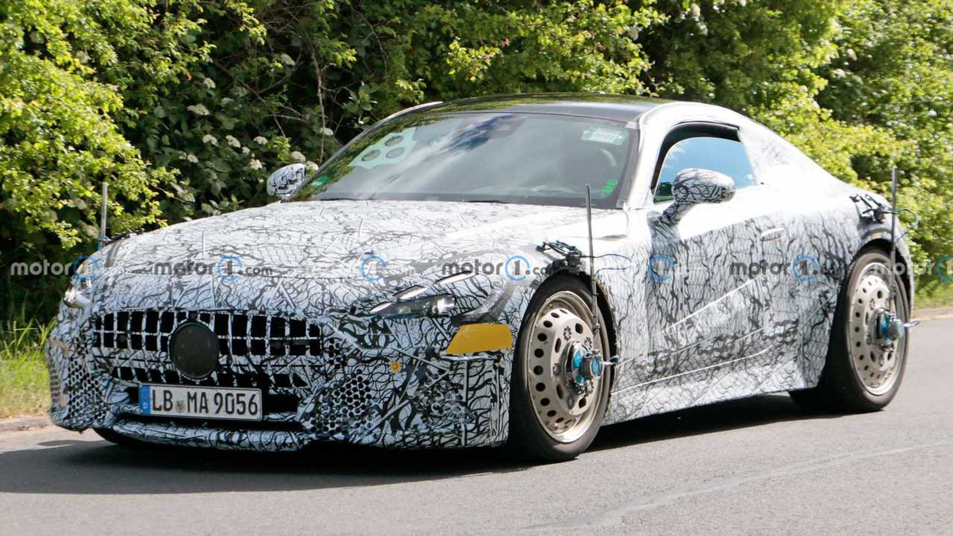 mercedes-amg-gt-coupe-plug-in-hybrid-spy-shots -