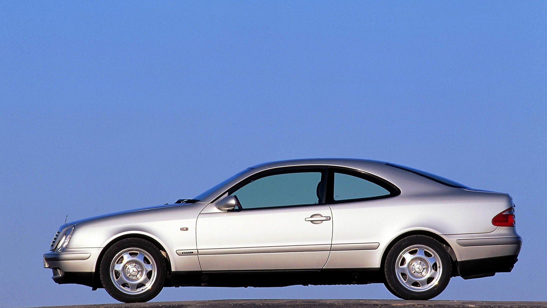 Worst Sports Cars: Mercedes CLK (first generation)