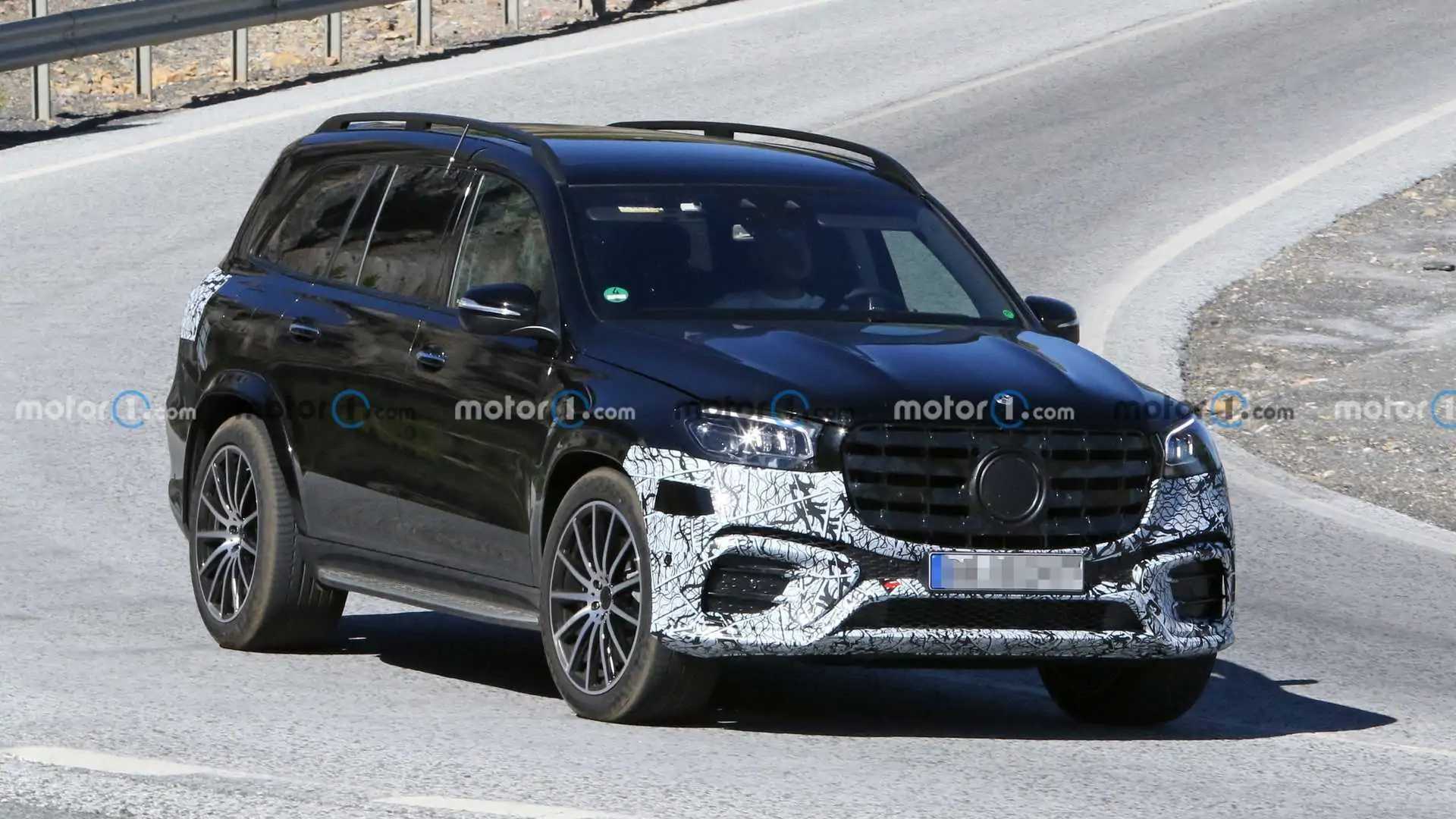 Mercedes-Benz GLS Facelift - Barely Camouflaged Body