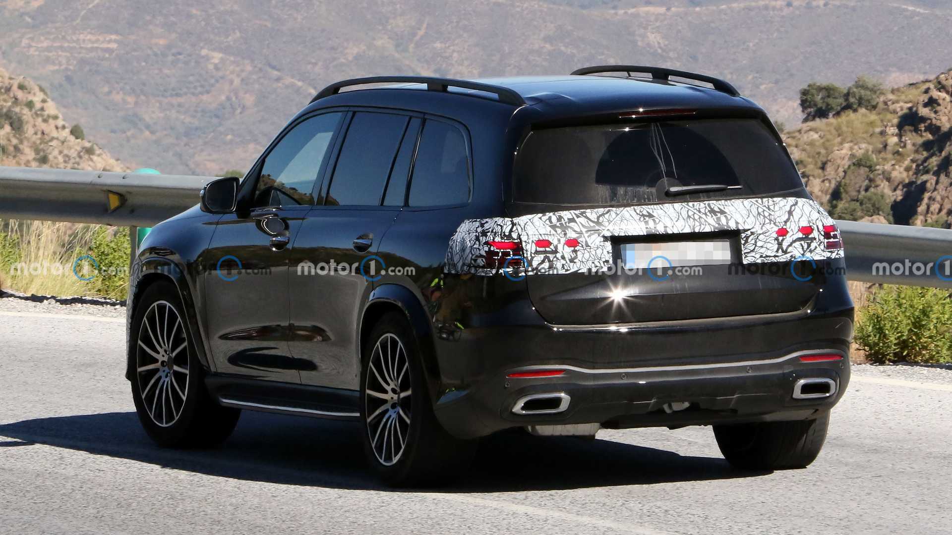 Mercedes-Benz GLS Facelift - Barely Camouflaged Body