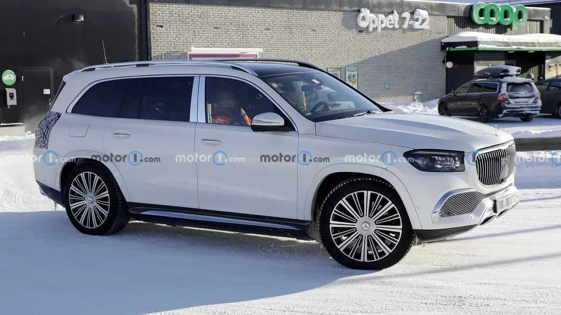 Mercedes-Benz GLS Facelift - Barely Camouflaged Body