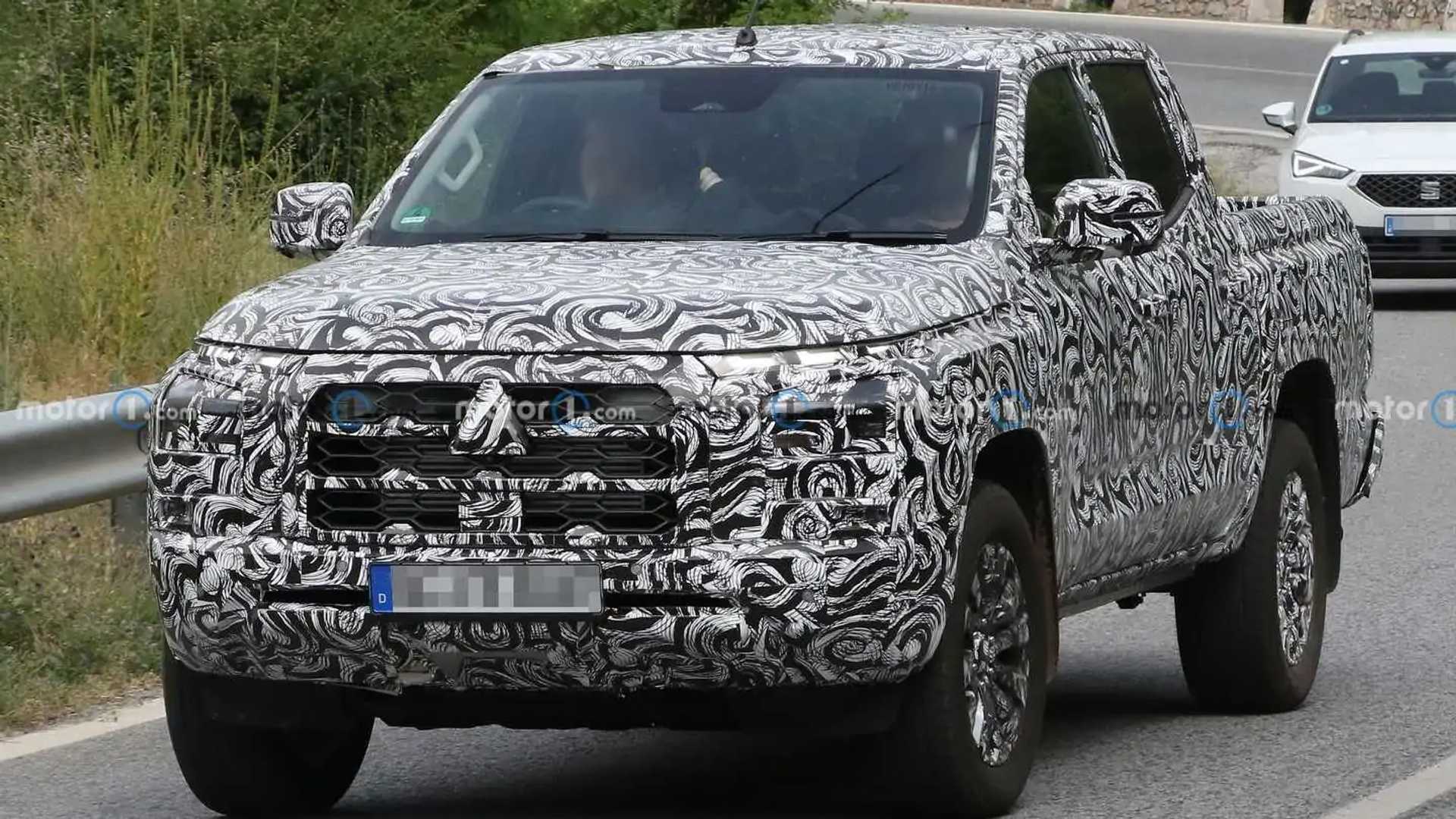 Next-Gen Mitsubishi L200 Pickup Spied Wearing Production Body [UPDATE]