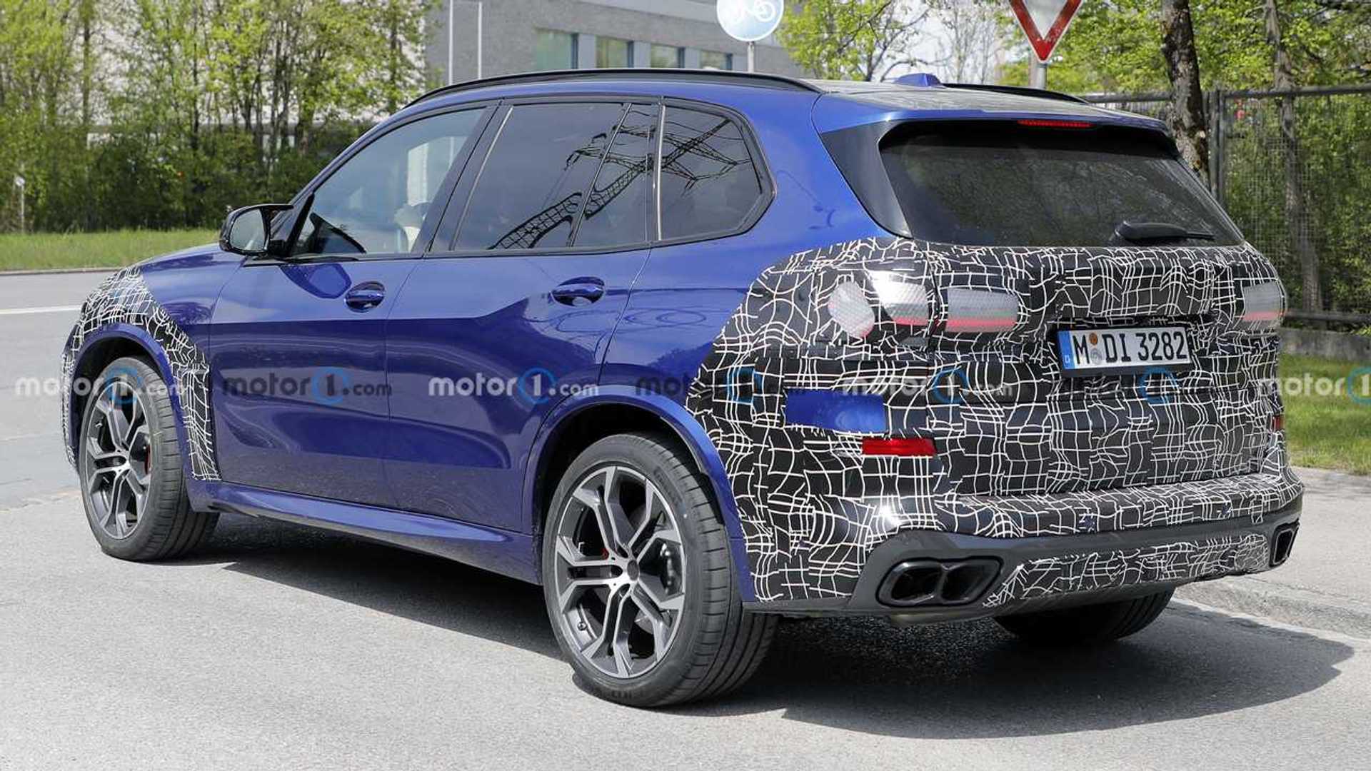 2023 BMW X5 Update Spied on Video Making Rounds At Nurburgring