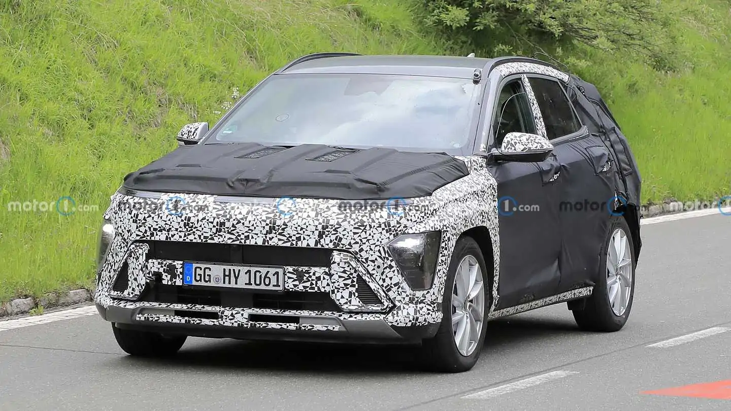 New Hyundai Kona is Spied with Less Camouflage and Other Quirky Details