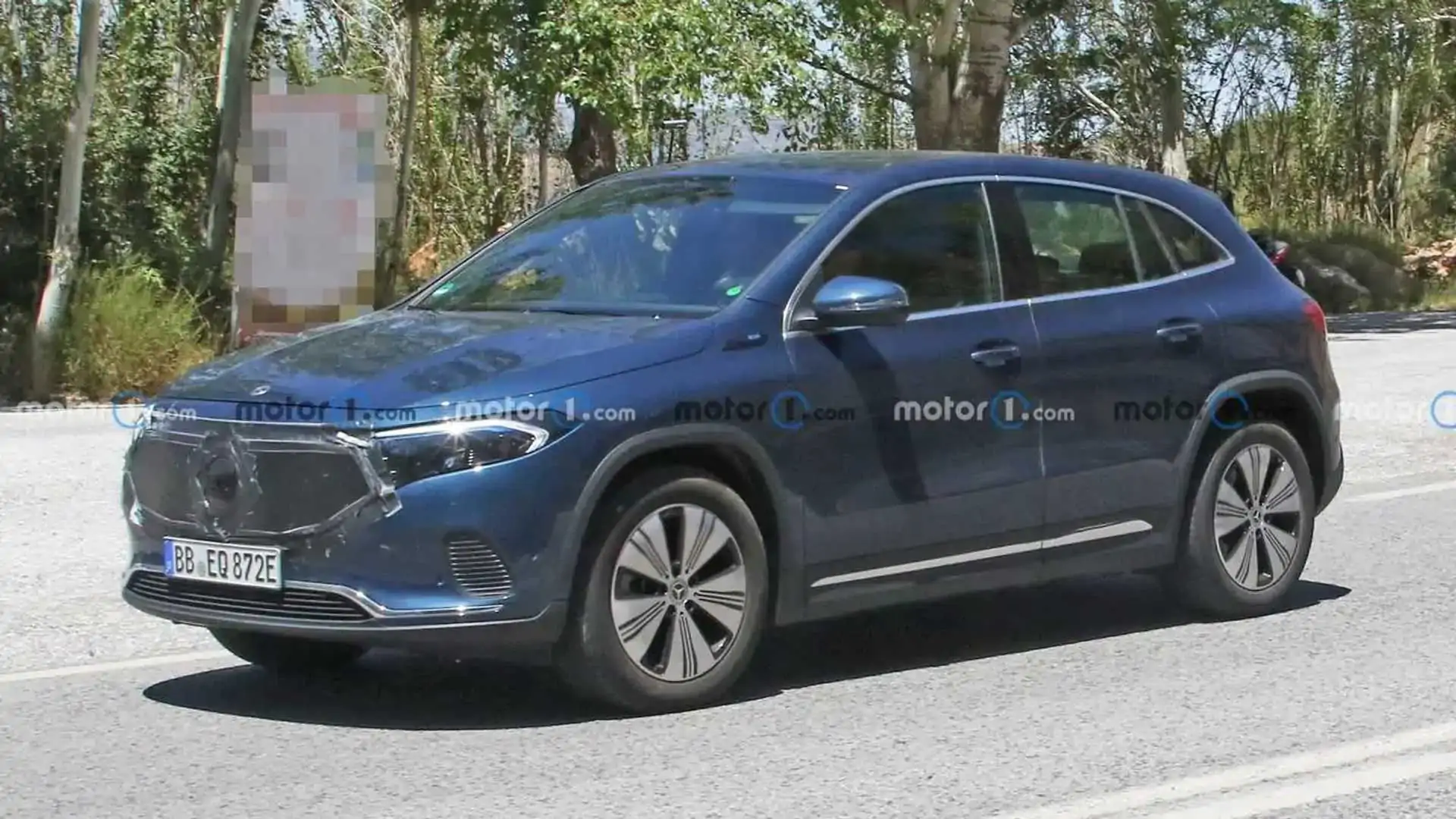 Mercedes-Benz EQA Spy Shots: Crossover Already Getting New Grille