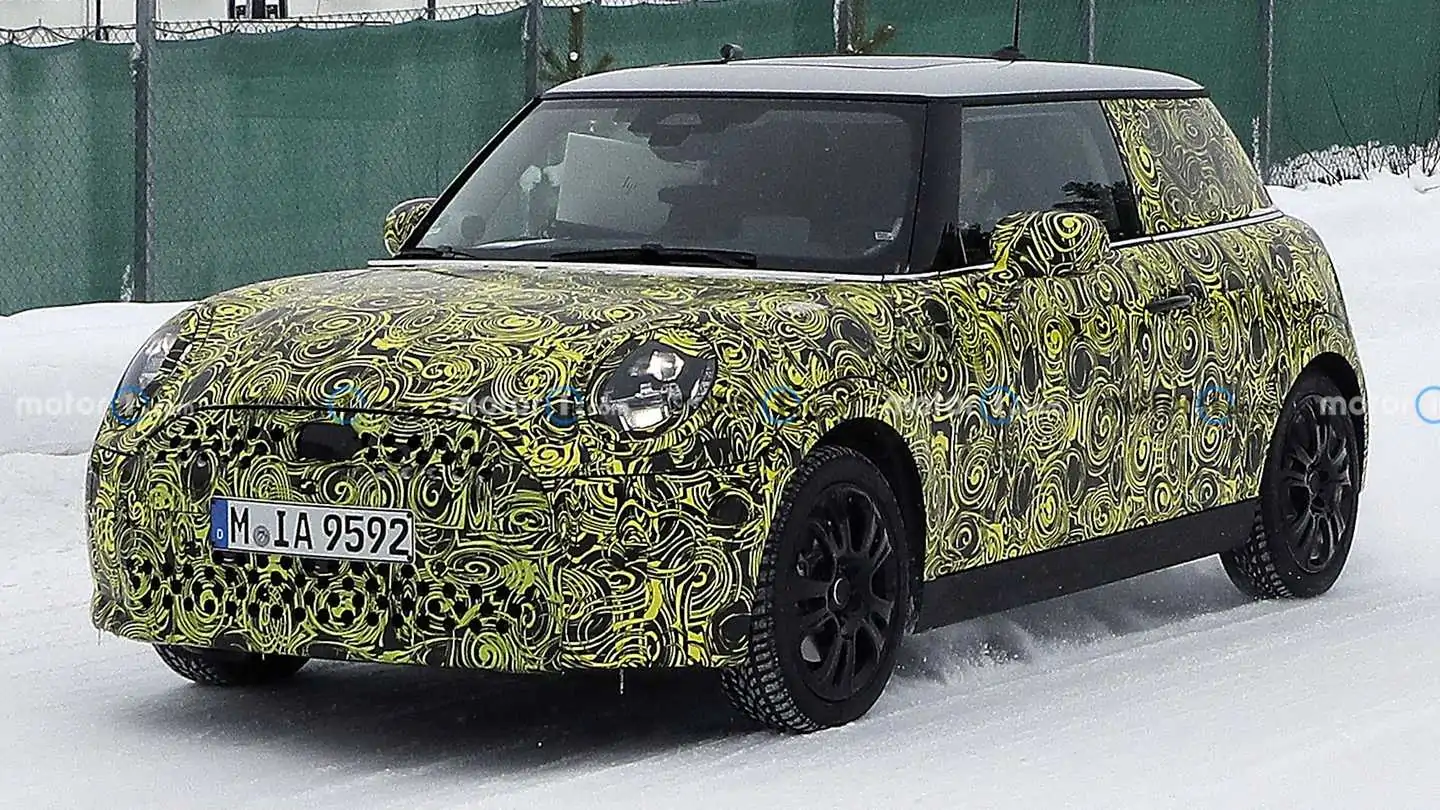 Spy Shots of a Mini 3-Door Hatch Capture Model with Familiar Styling