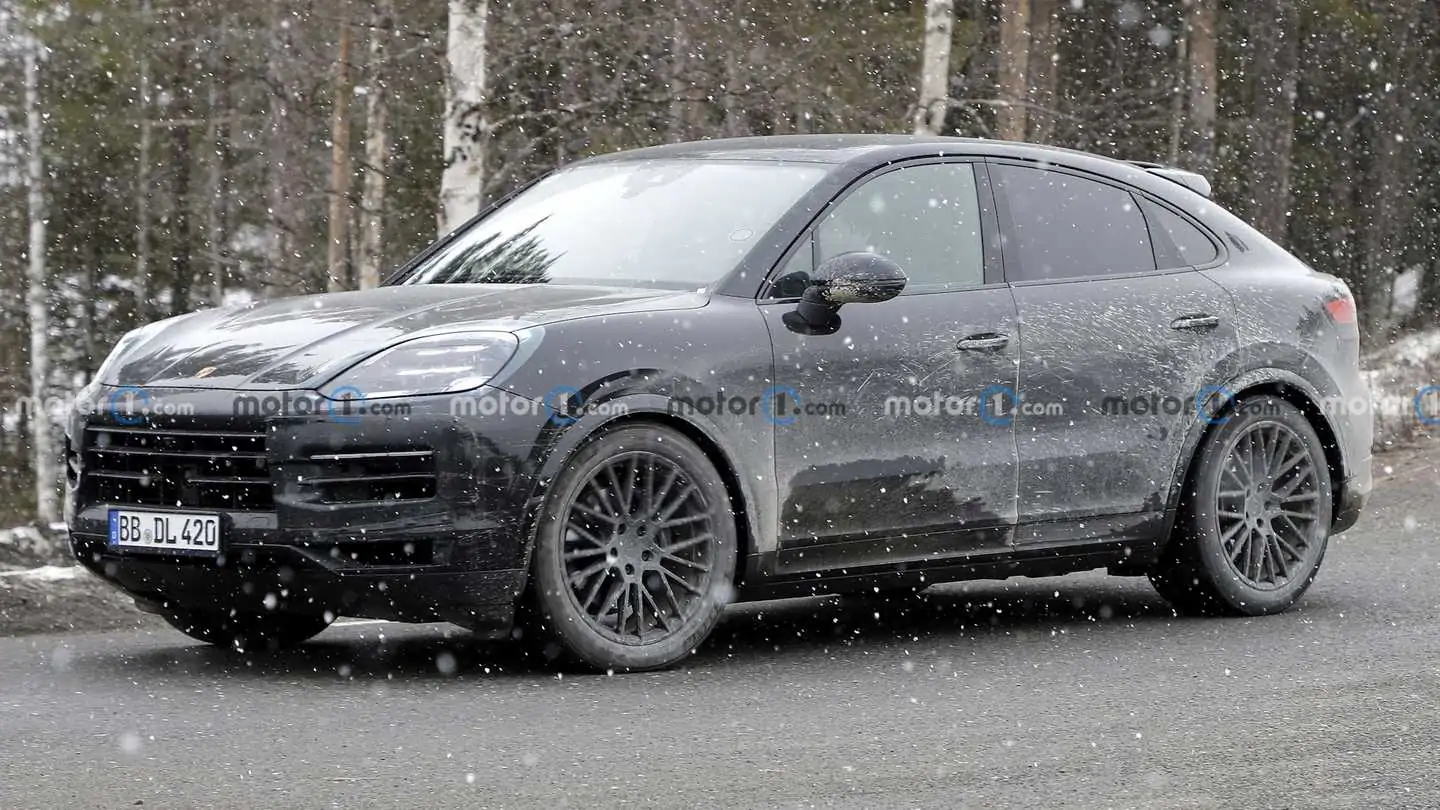 New Porsche Cayenne, Cayenne Coupe Spy Shots Show Off Styling Updates