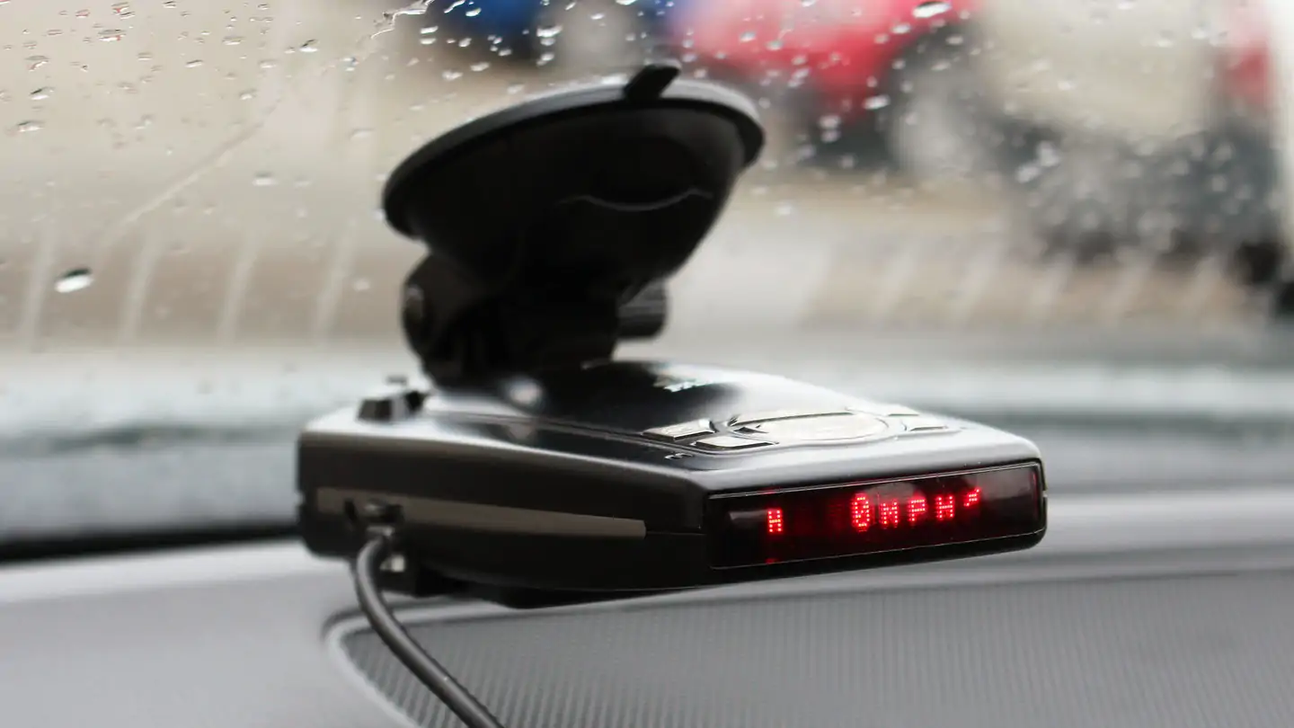 Is it illegal to use radar detectors in the United States?