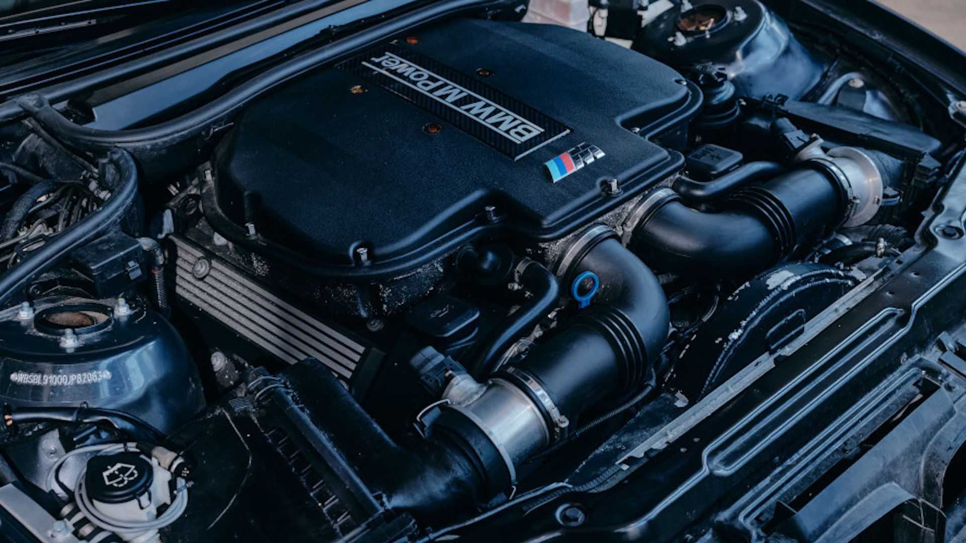 Top Gear Dissects BMW M3 CSL with V8 Engine 