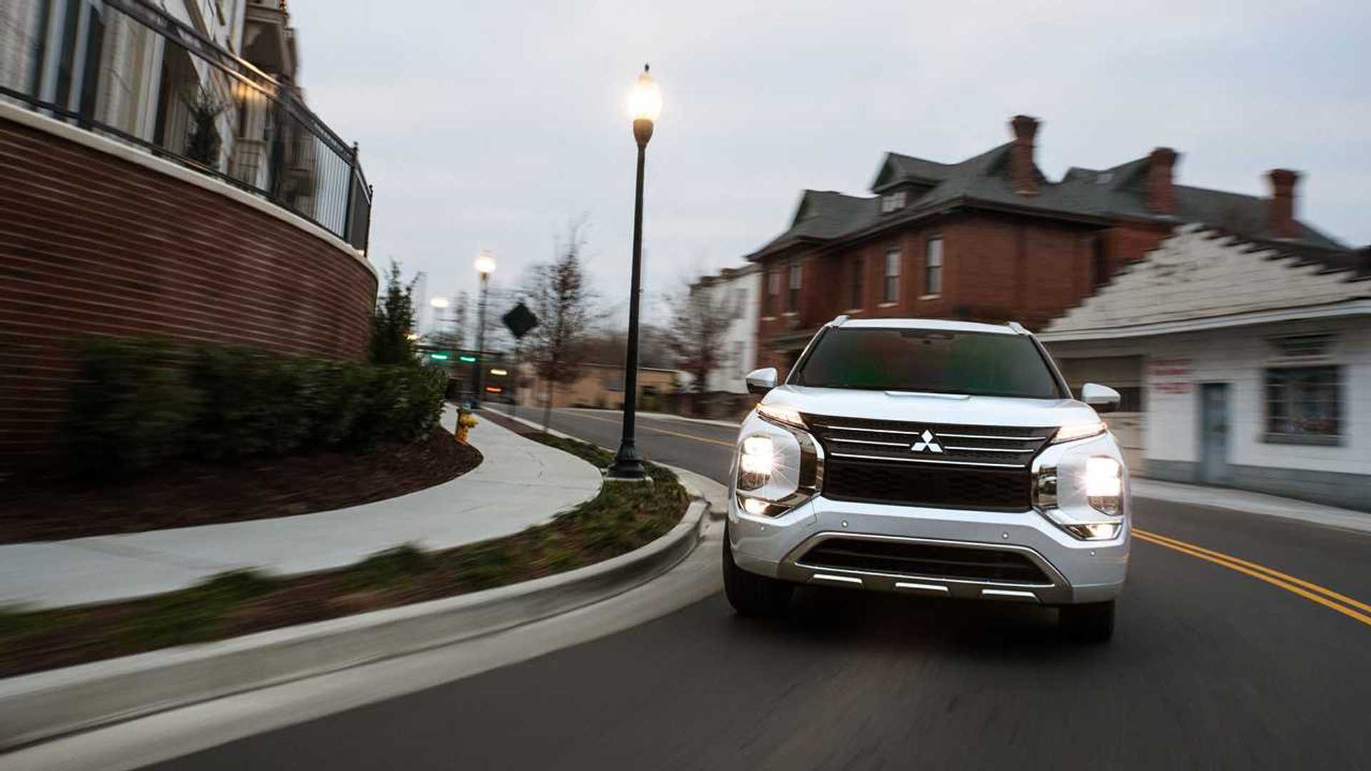 2022 Mitsubishi Outlander Black Edition Gets Unique Trim, Wheels