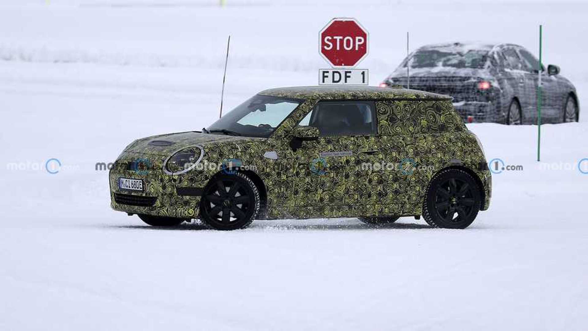 2023 Mini EV spy photos 